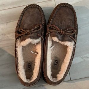 UGG moccasin slippers - Dakota. Women’s 9. Barely worn.